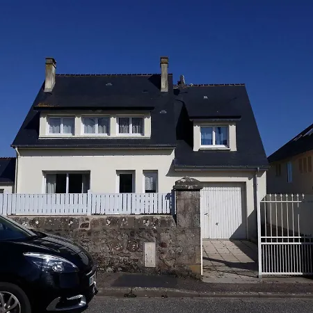 Дом отдыха Maison De Vacances A La Mer Quineville